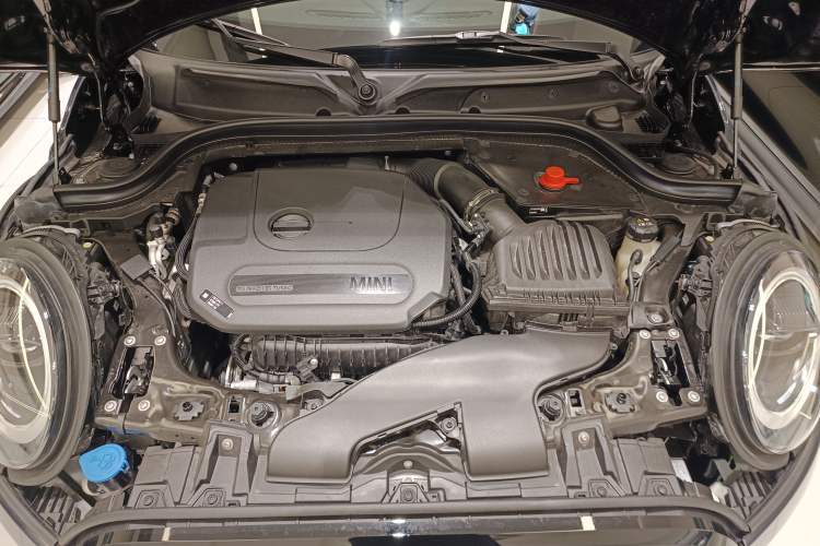 Used MINI 2023 Updated 1.5T COOPER Artist Engine Bay