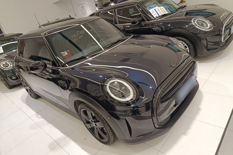 Used MINI 2023 Updated 1.5T COOPER Artist Front Right 45 Deg