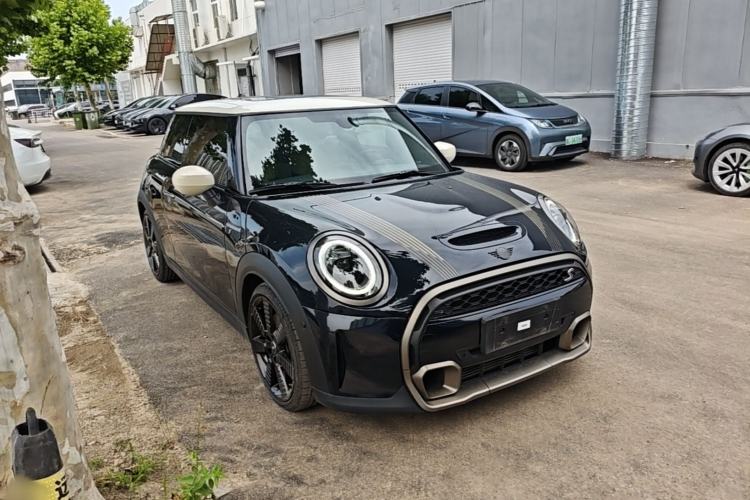 Used MINI 2023 Updated 2.0T COOPER S Artist Front Right 45 Deg
