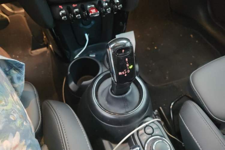 Used MINI 2023 Updated 1.5T COOPER Artist Gear Lever