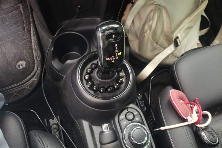 Used MINI 2023 1.5T COOPER Midnight Escape Special Edition Gear Lever