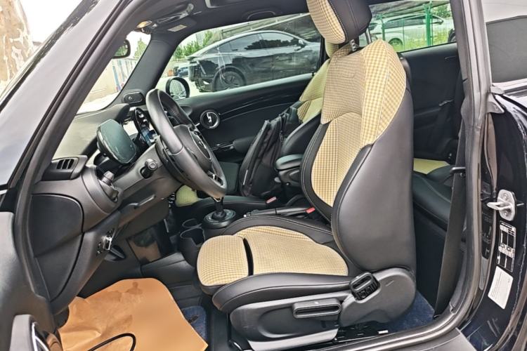 Used MINI 2023 Updated 2.0T COOPER S Artist Left Front Seat