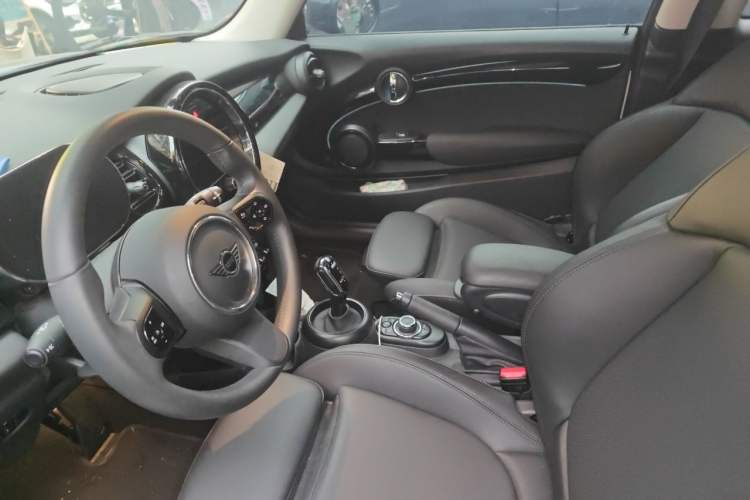 Used MINI 2023 Updated 1.5T COOPER Artist Left Front Seat