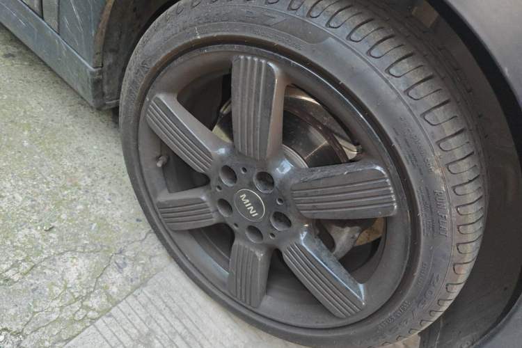 Used MINI 2023 Updated 1.5T COOPER Artist Right Front Wheel Hub