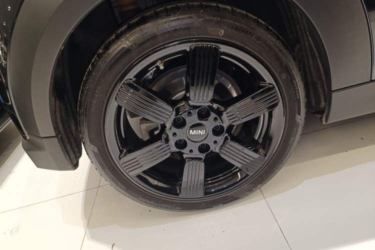 Used MINI 2023 Updated 1.5T COOPER Artist Right Rear Wheel Hub