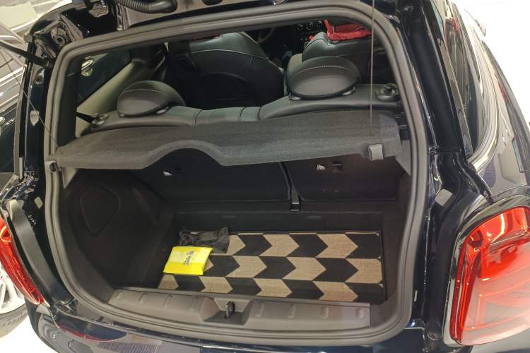 Used MINI 2023 Updated 1.5T COOPER Artist Trunk