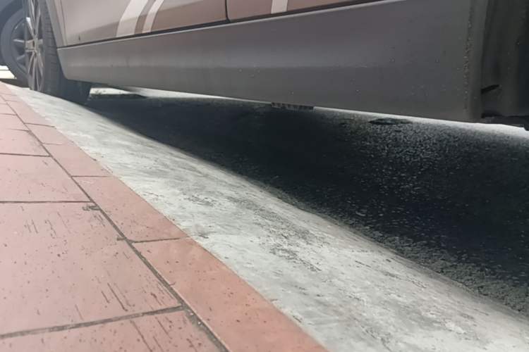 Used MINI 2023 Updated 1.5T COOPER Artist Left Side Sill