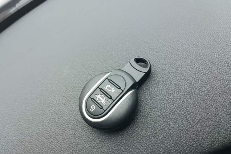 Used MINI 2023 Updated 1.5T COOPER Artist Vehicle Key