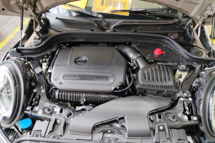 Used MINI 2023 Updated 2.0T COOPER S Artist Engine Bay