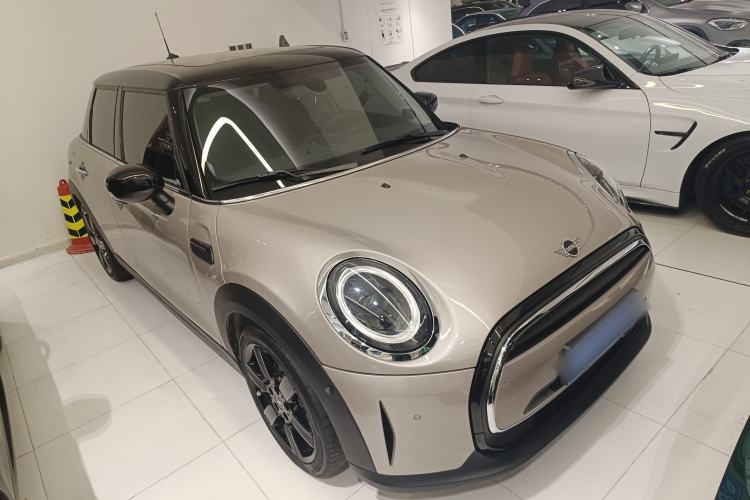 Used MINI 2023 1.5T COOPER Artist Five-Door Edition Front Right 45 Deg