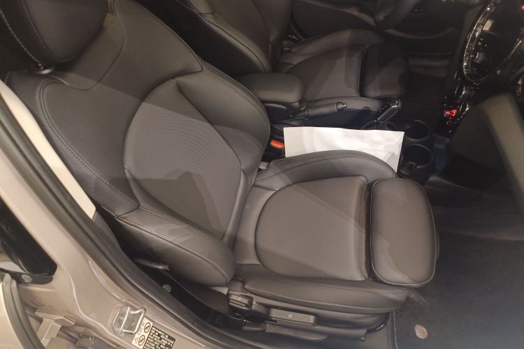 Used MINI 2023 1.5T COOPER Artist Five-Door Edition Right Front Seat