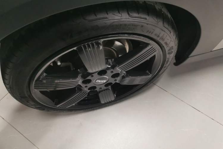 Used MINI 2023 Updated 1.5T COOPER Artist Right Rear Wheel Hub