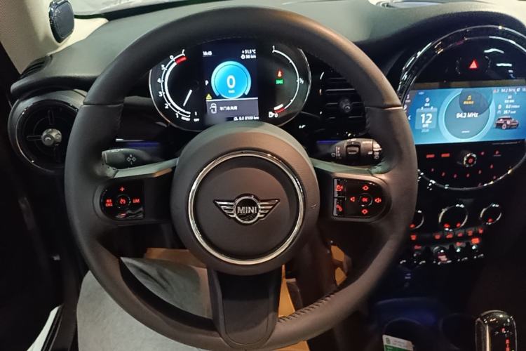 Used MINI 2023 Updated 1.5T COOPER Artist Steering Wheel