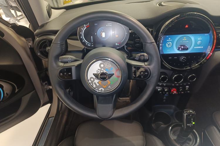 Used MINI 2023 1.5T COOPER Artist Five-Door Edition Steering Wheel