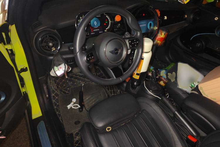 Used MINI 2023 Second Facelift 2.0T COOPER S CABRIO Artist Center Console