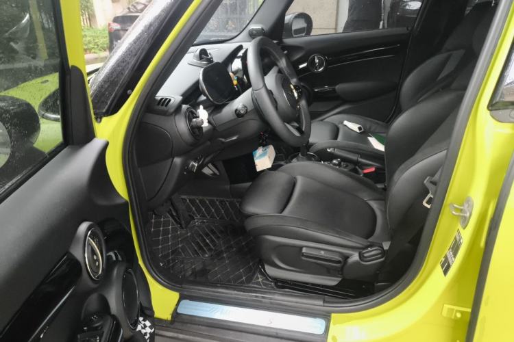 Used MINI 2023 Facelift 2.0T COOPER S Artist Five-Door Edition Driver Seat