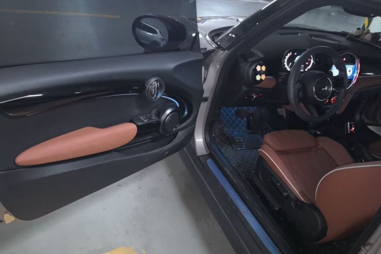 Used MINI 2023 Updated 2.0T COOPER S Artist Driver Seat