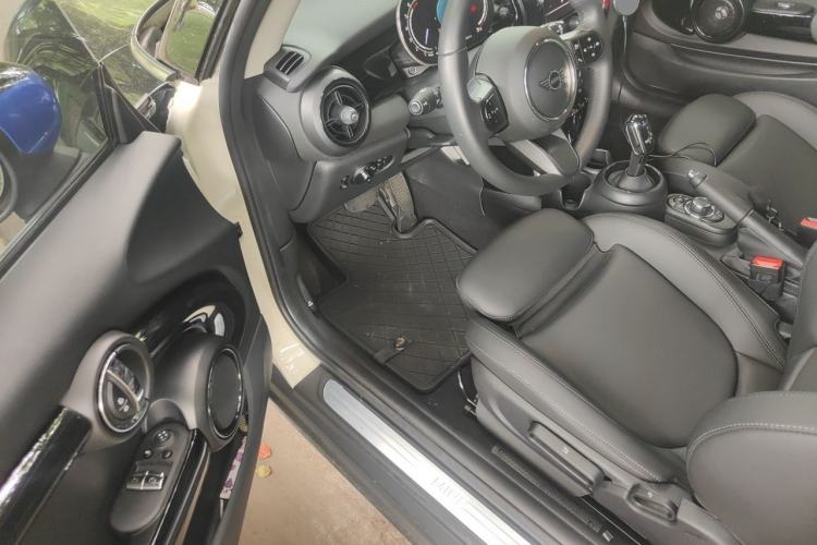 Used MINI 2023 1.5T COOPER Artist Driver Seat