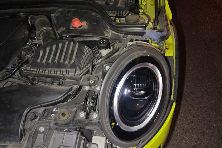 Used MINI 2023 Second Facelift 2.0T COOPER S CABRIO Artist Engine Bay Left
