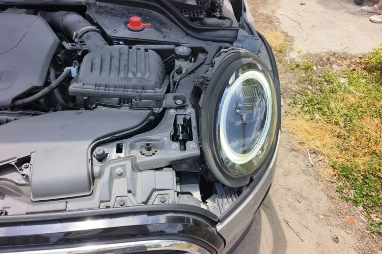 Used MINI 2023 Updated 1.5T COOPER Artist Engine Bay Left