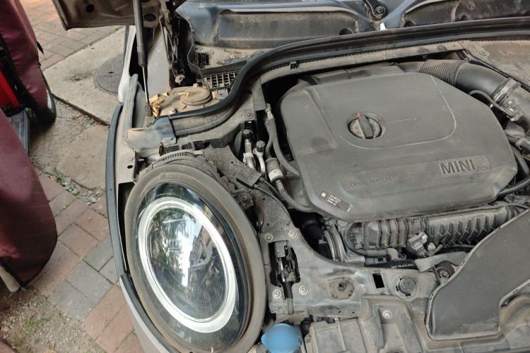 Used MINI 2023 Updated 1.5T COOPER Artist Five-Door Edition Engine Bay Right
