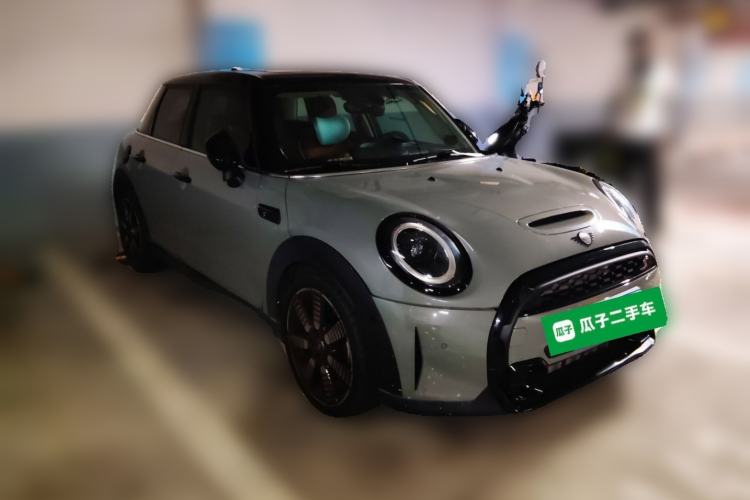 Used MINI 2023 2.0T COOPER S Artist Five-Door Edition Front Right 45 Deg