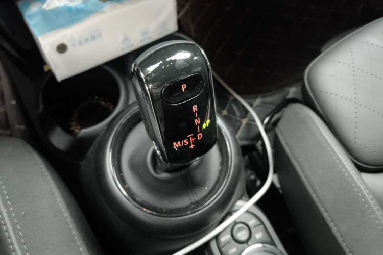 Used MINI 2023 Facelift 2.0T COOPER S Artist Five-Door Edition Gear Lever