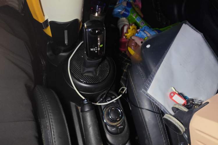 Used MINI 2023 Second Facelift 2.0T COOPER S CABRIO Artist Gear Lever
