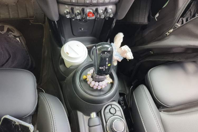Used MINI 2023 Updated 1.5T COOPER Artist Gear Lever