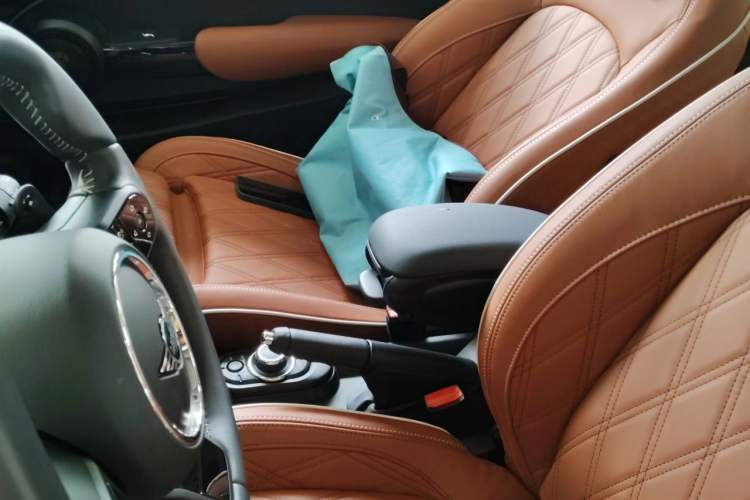 Used MINI 2023 2.0T COOPER S Artist Left Front Seat