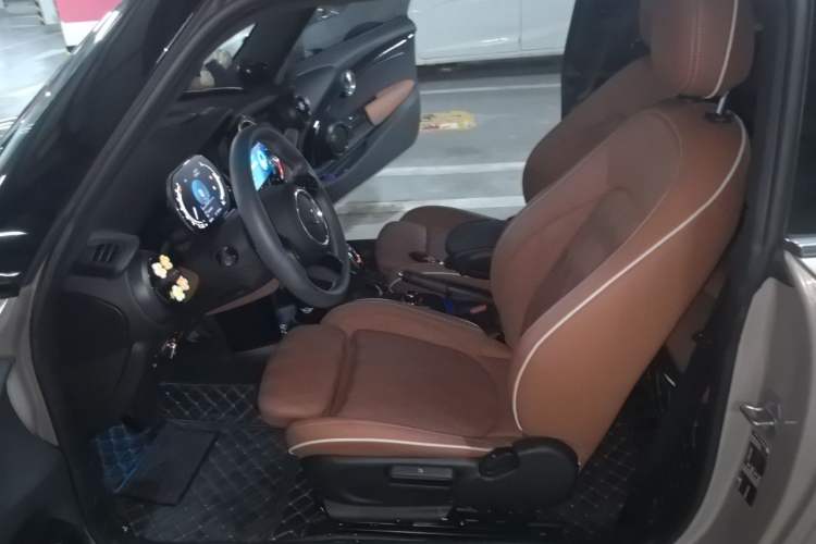 Used MINI 2023 Updated 2.0T COOPER S Artist Left Front Seat