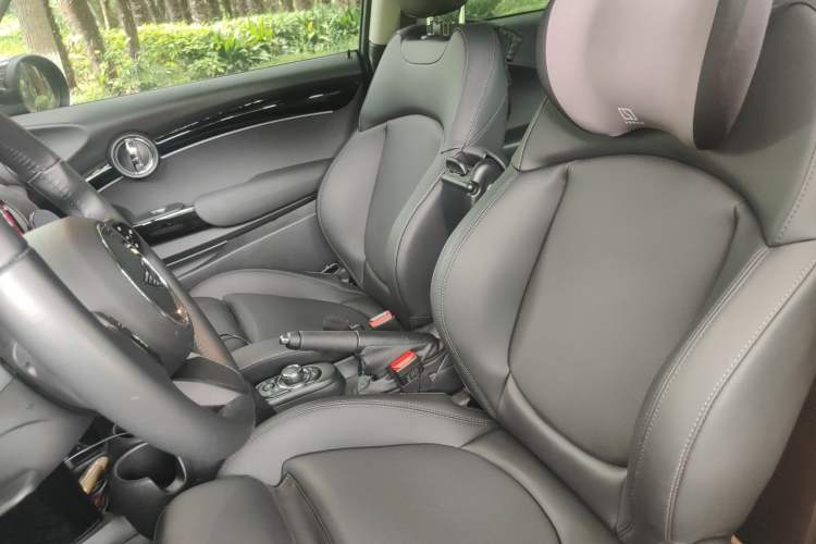 Used MINI 2023 1.5T COOPER Artist Left Front Seat