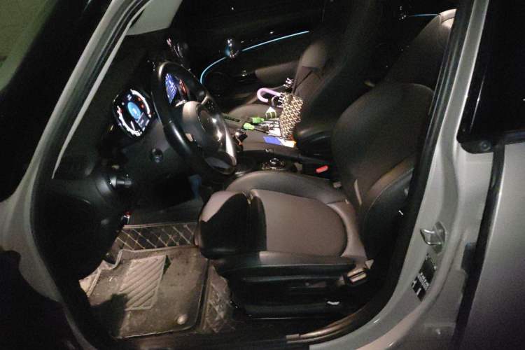 Used MINI 2023 1.5T COOPER Artist Five-Door Edition Left Front Seat