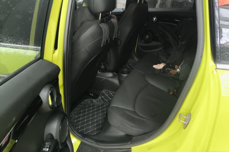 Used MINI 2023 Facelift 2.0T COOPER S Artist Five-Door Edition Left Rear Seat