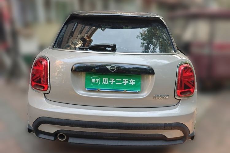 Used MINI 2023 Updated 1.5T COOPER Artist Five-Door Edition Rear