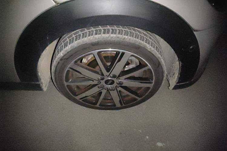 Used MINI 2023 1.5T COOPER Artist Five-Door Edition Right Front Wheel Hub