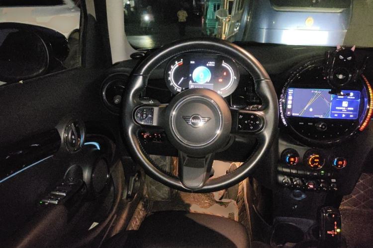 Used MINI 2023 1.5T COOPER Artist Five-Door Edition Steering Wheel