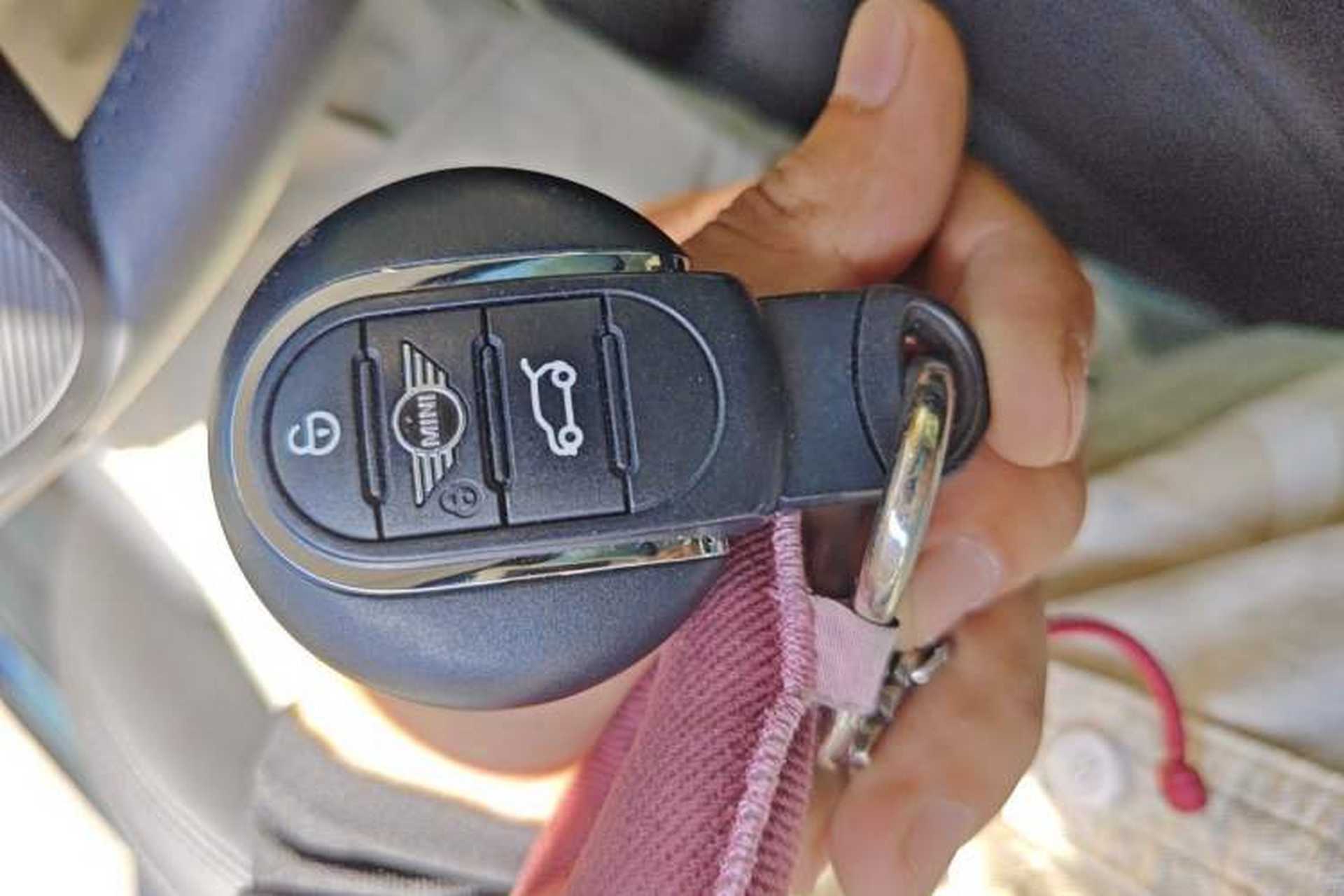 Used MINI 2023 1.5T COOPER Artist Five-Door Edition Vehicle Key
