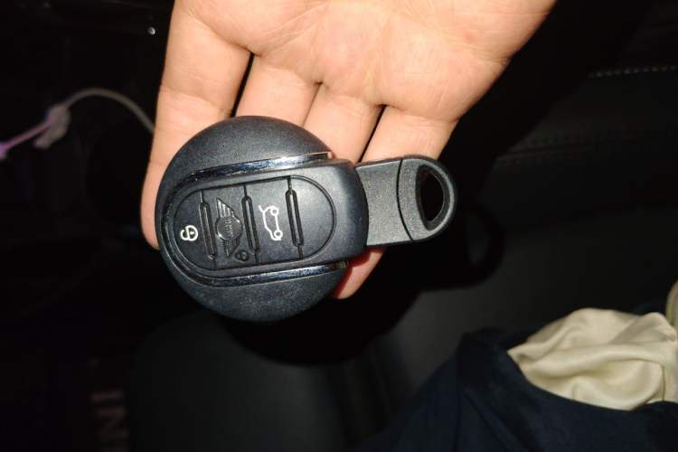 Used MINI 2023 1.5T COOPER Artist Vehicle Key