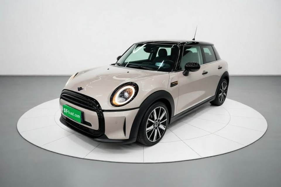 MINI MINI 2023