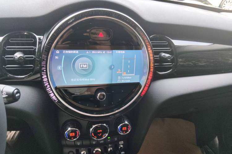 Used MINI 2023 1.5T COOPER Artist Five-Door Edition Audio And AC Panel