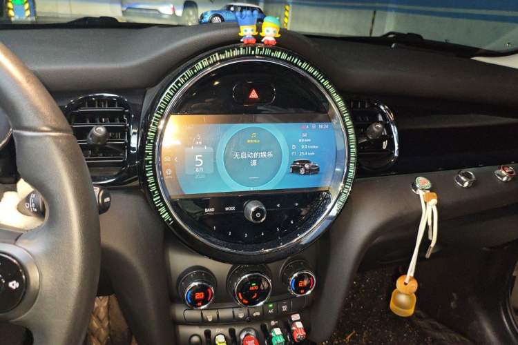 Used MINI 2023 Updated 1.5T COOPER Artist Five-Door Edition Audio And AC Panel