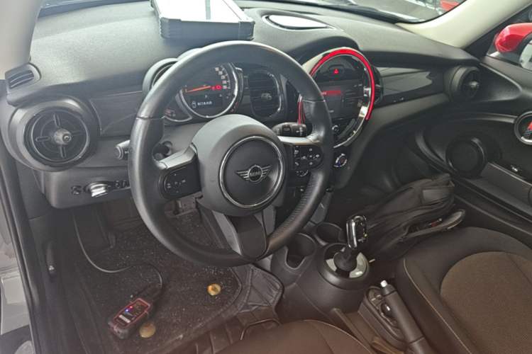 Used MINI 2023 1.5T ONE Center Console