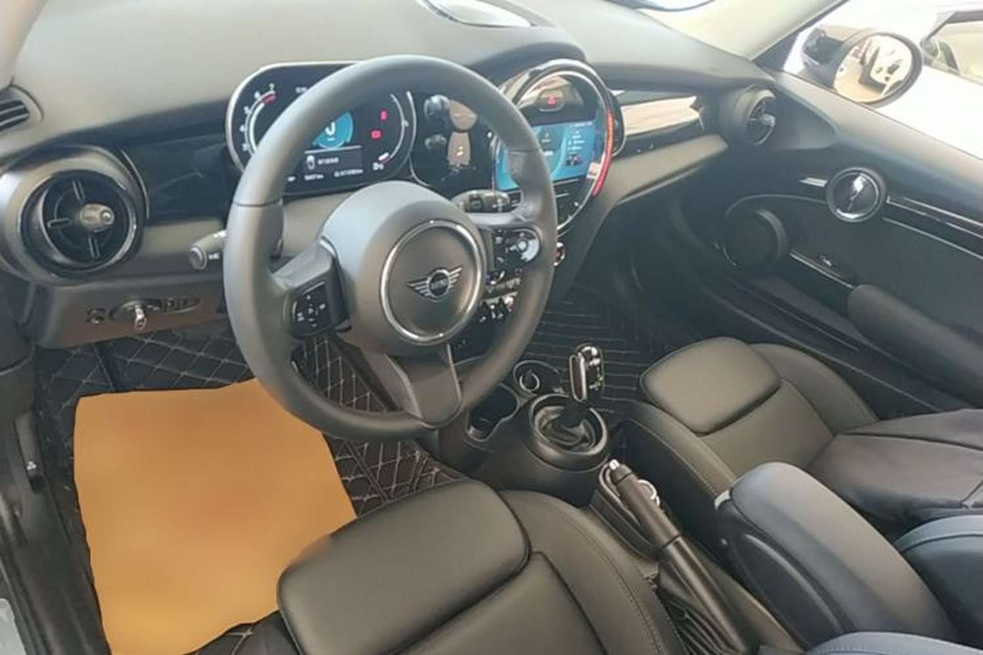 Used MINI 2023 Updated 1.5T COOPER Artist Center Console