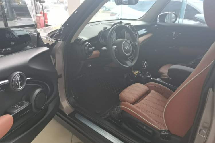 Used MINI 2023 Updated 1.5T COOPER Artist Driver Seat