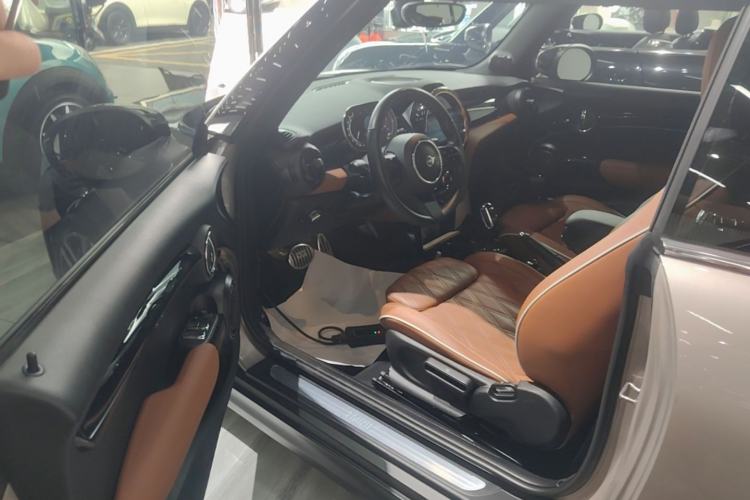Used MINI 2023 Revised 1.5T COOPER CABRIO Artist Driver Seat