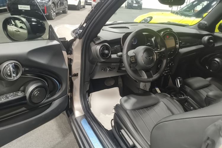 Used MINI 2023 Revised 2.0T COOPER S CABRIO Artist Driver Seat