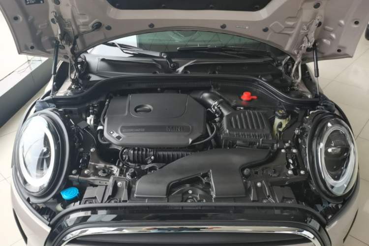Used MINI 2023 Updated 1.5T COOPER Artist Engine Bay