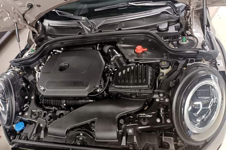 Used MINI 2023 Updated 2.0T COOPER S Artist Engine Bay