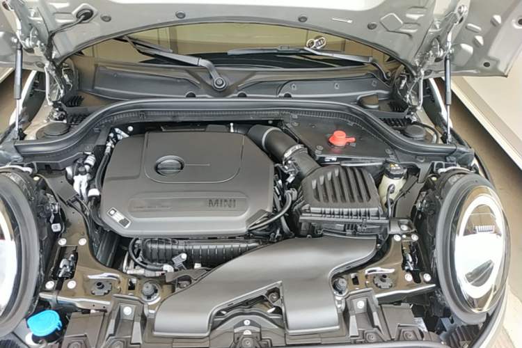 Used MINI 2023 Updated 1.5T COOPER Artist Engine Bay